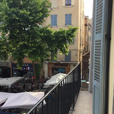 Apartment Typique T2 Terrasse Situe Quartier Panier Vieux Port Marseille