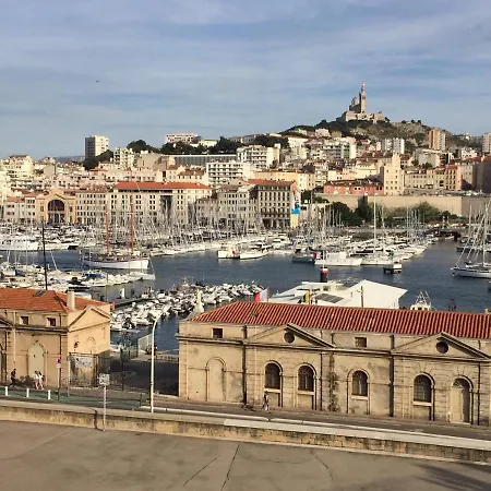 Typique T2 Terrasse Situe Quartier Panier Vieux Port * Marseilles