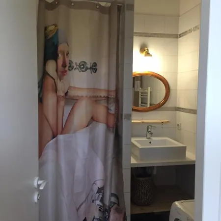Typique T2 Terrasse Situe Quartier Panier Vieux Port Appartement Marseilles